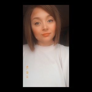 Meet your Posher, Caitlin